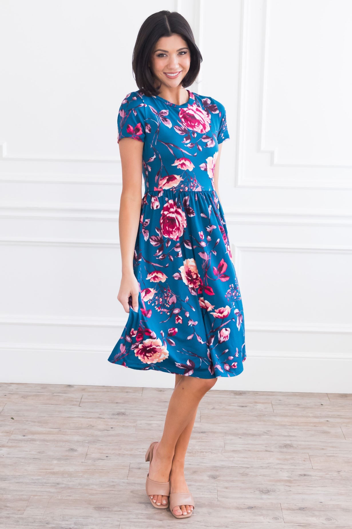 The Lindy NeeSee's Dresses