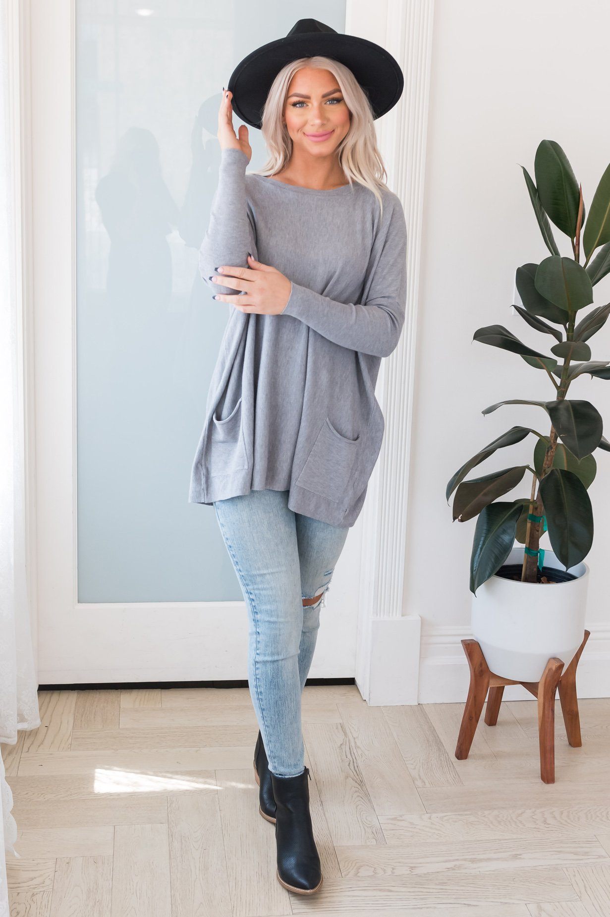 Casual Chic Modest Oversize Sweater Tops vendor-unknown