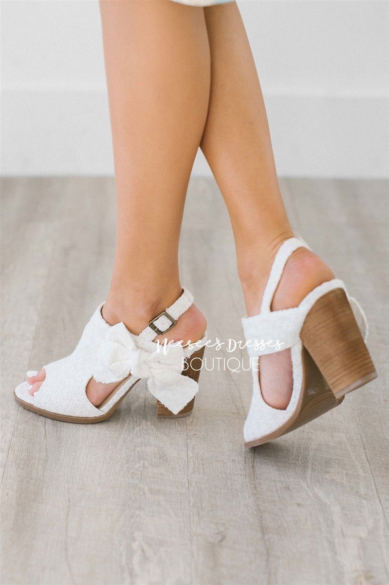 Haida White Lace Bow Sandals Accessories & Shoes vendor-unknown