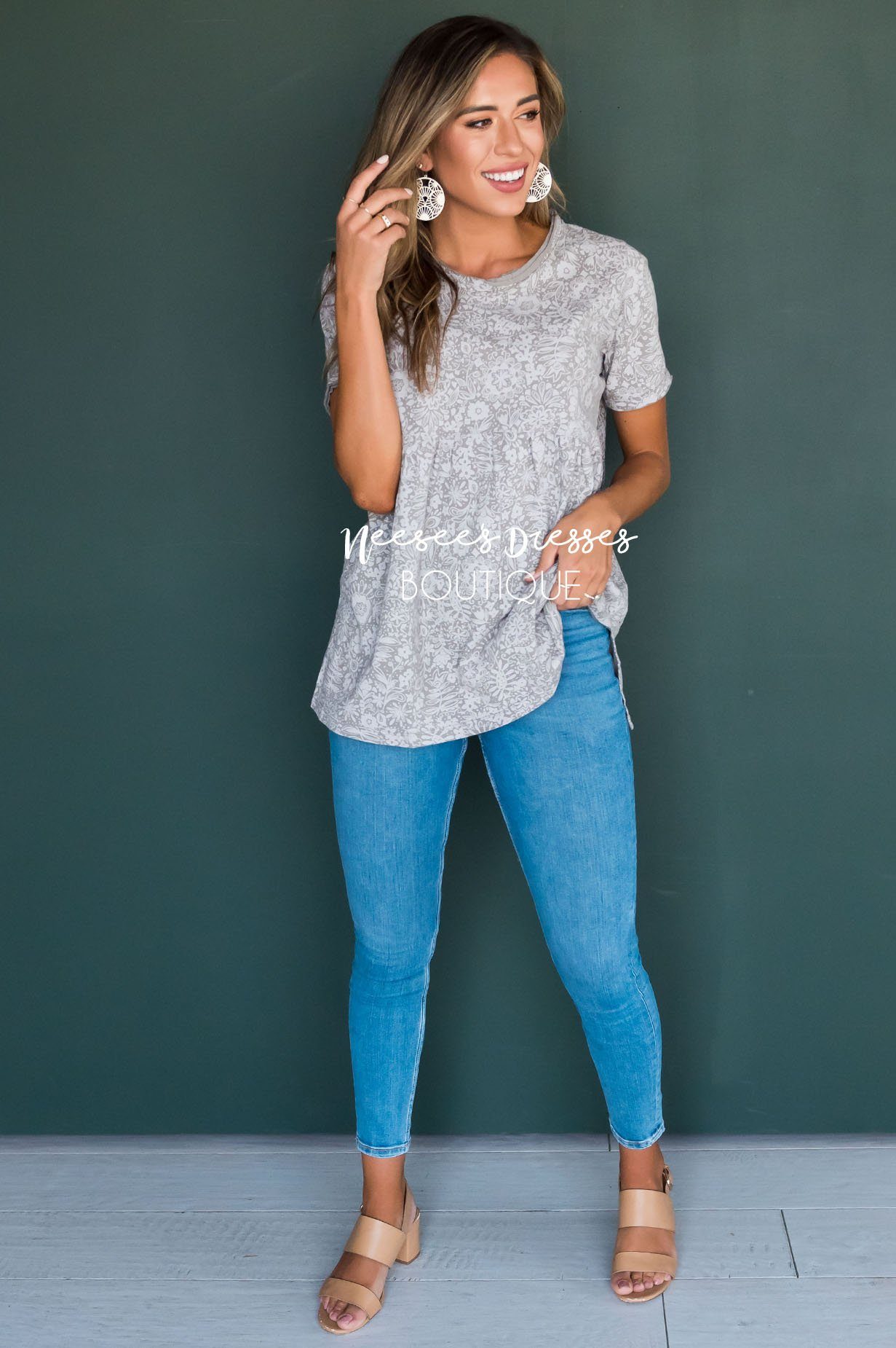 Highs & Lows Modest Floral Top Tops vendor-unknown