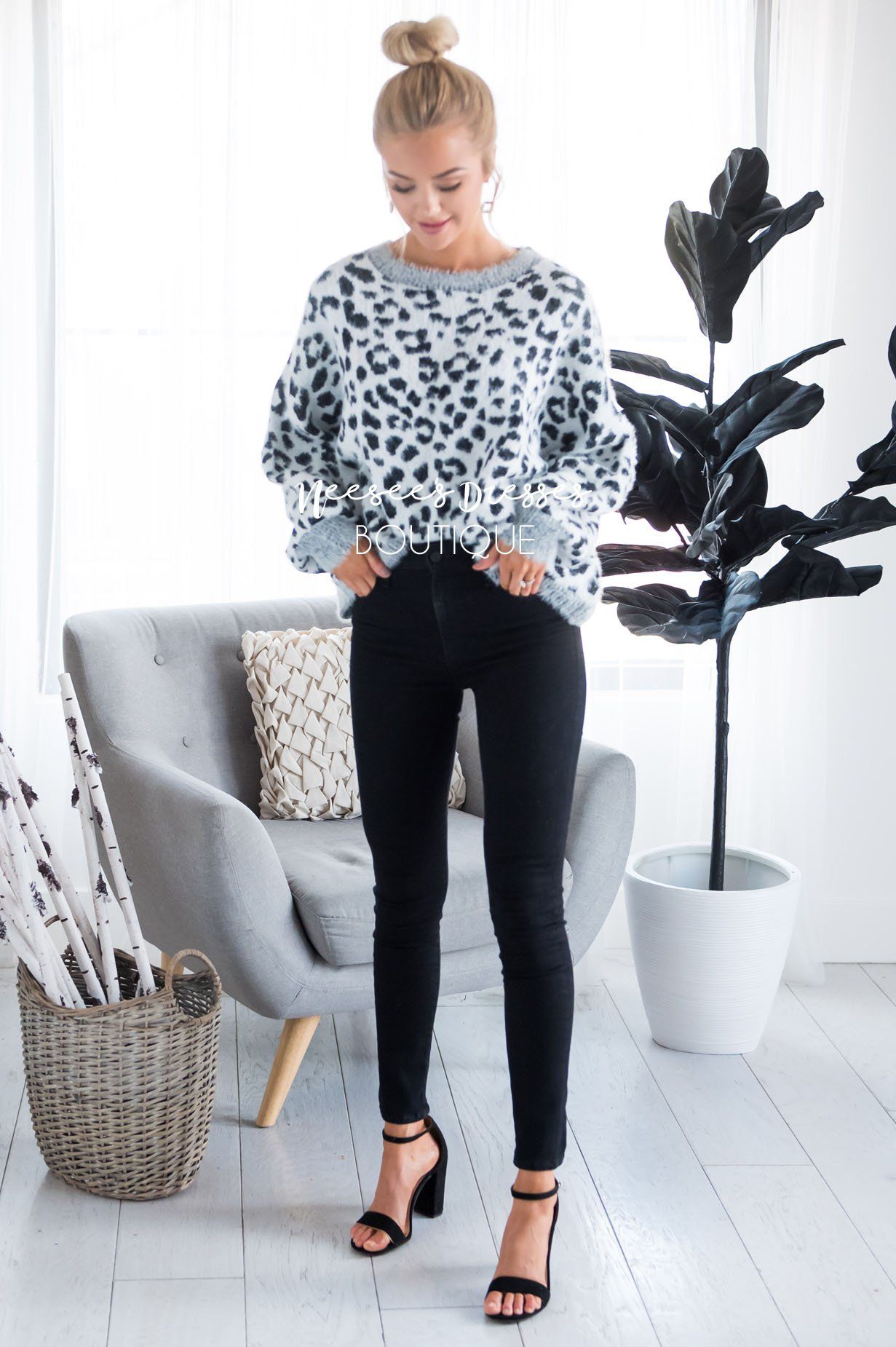 Snowy Leopard animal print sweater Tops vendor-unknown