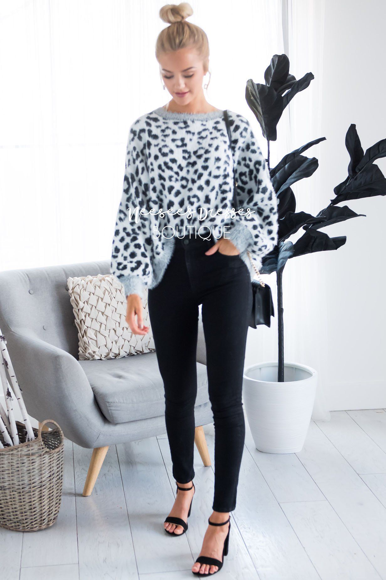 Snowy Leopard animal print sweater Tops vendor-unknown