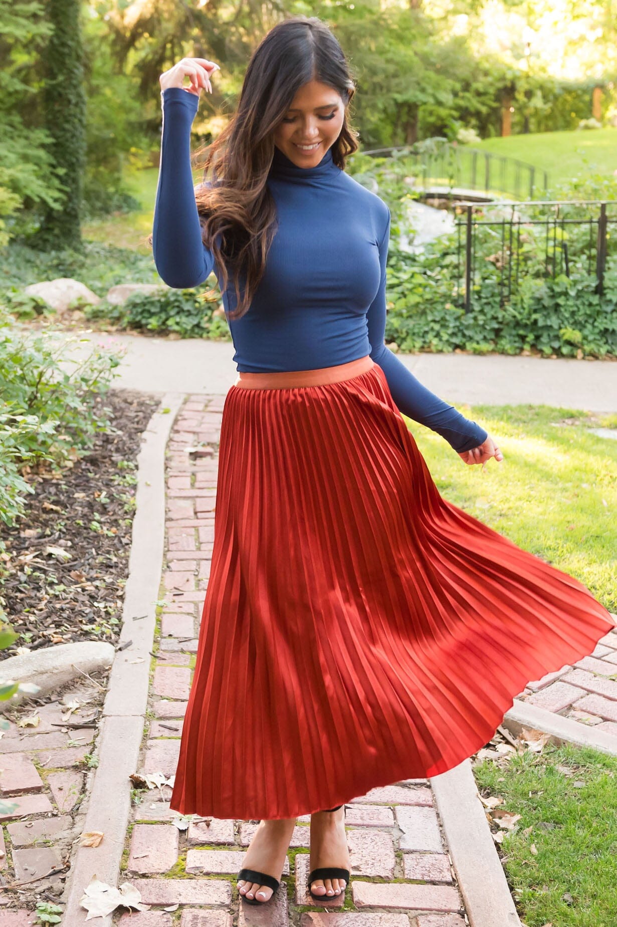 Red pleated maxi skirt outfit Outlet