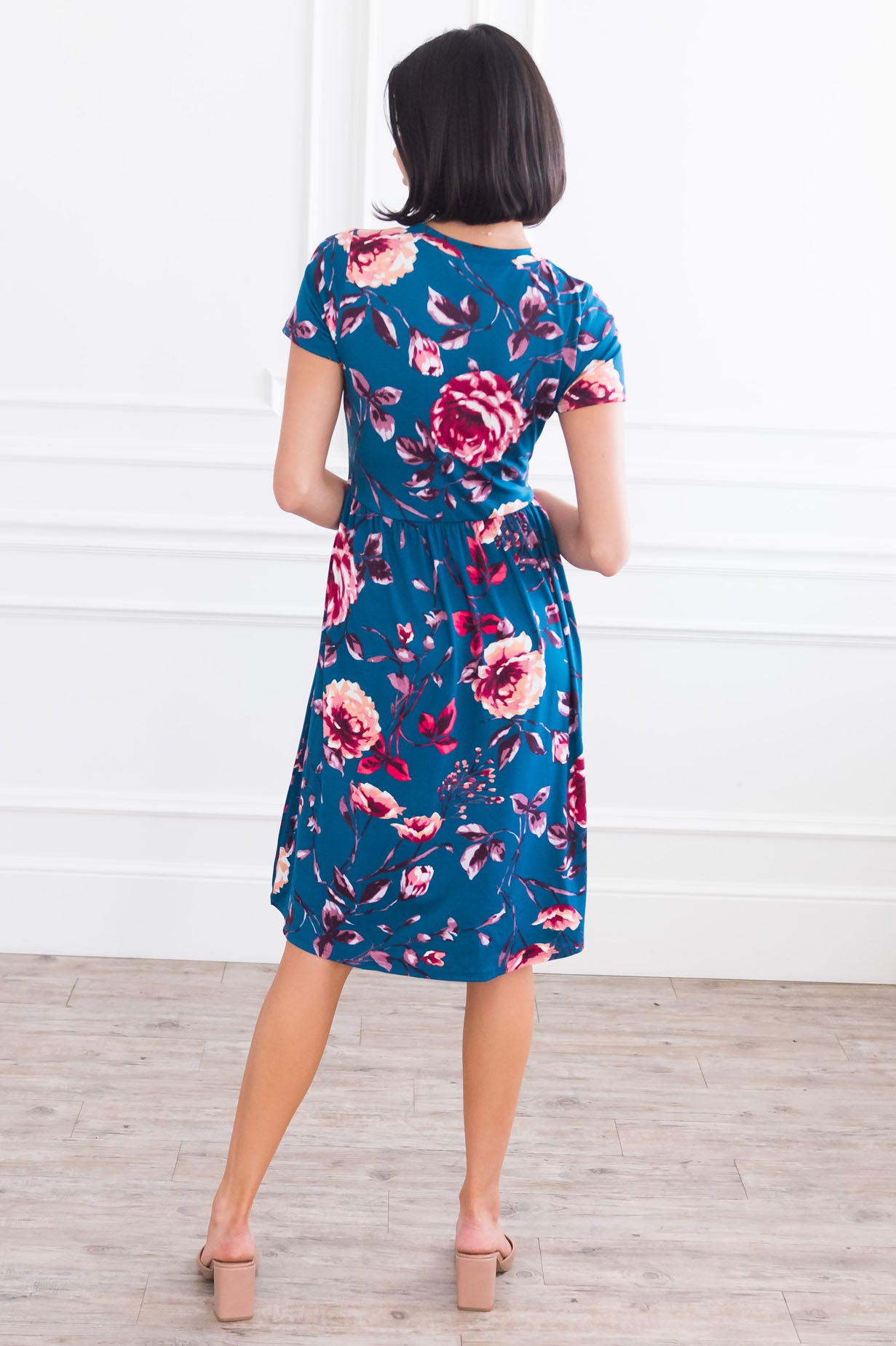 The Lindy NeeSee's Dresses 