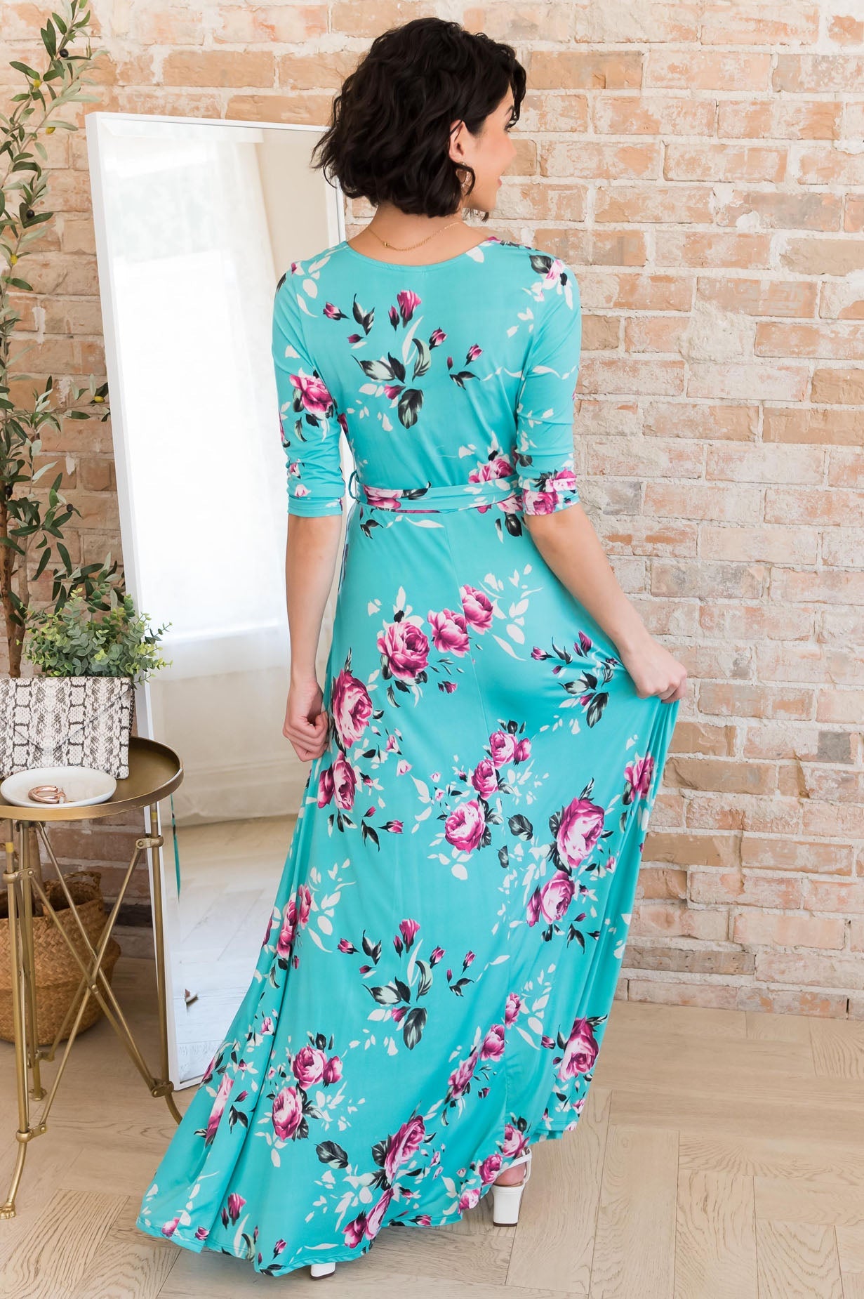 The Crystal NeeSee's Dresses 