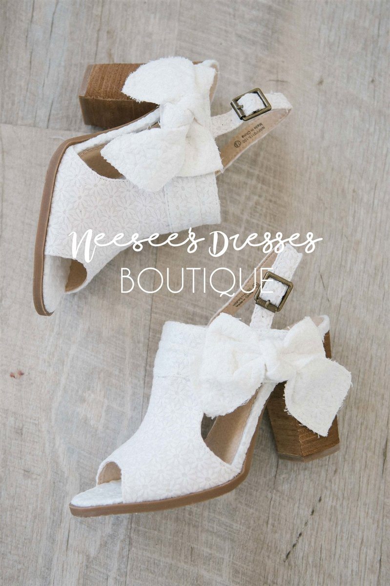 Haida White Lace Bow Sandals Accessories & Shoes vendor-unknown 