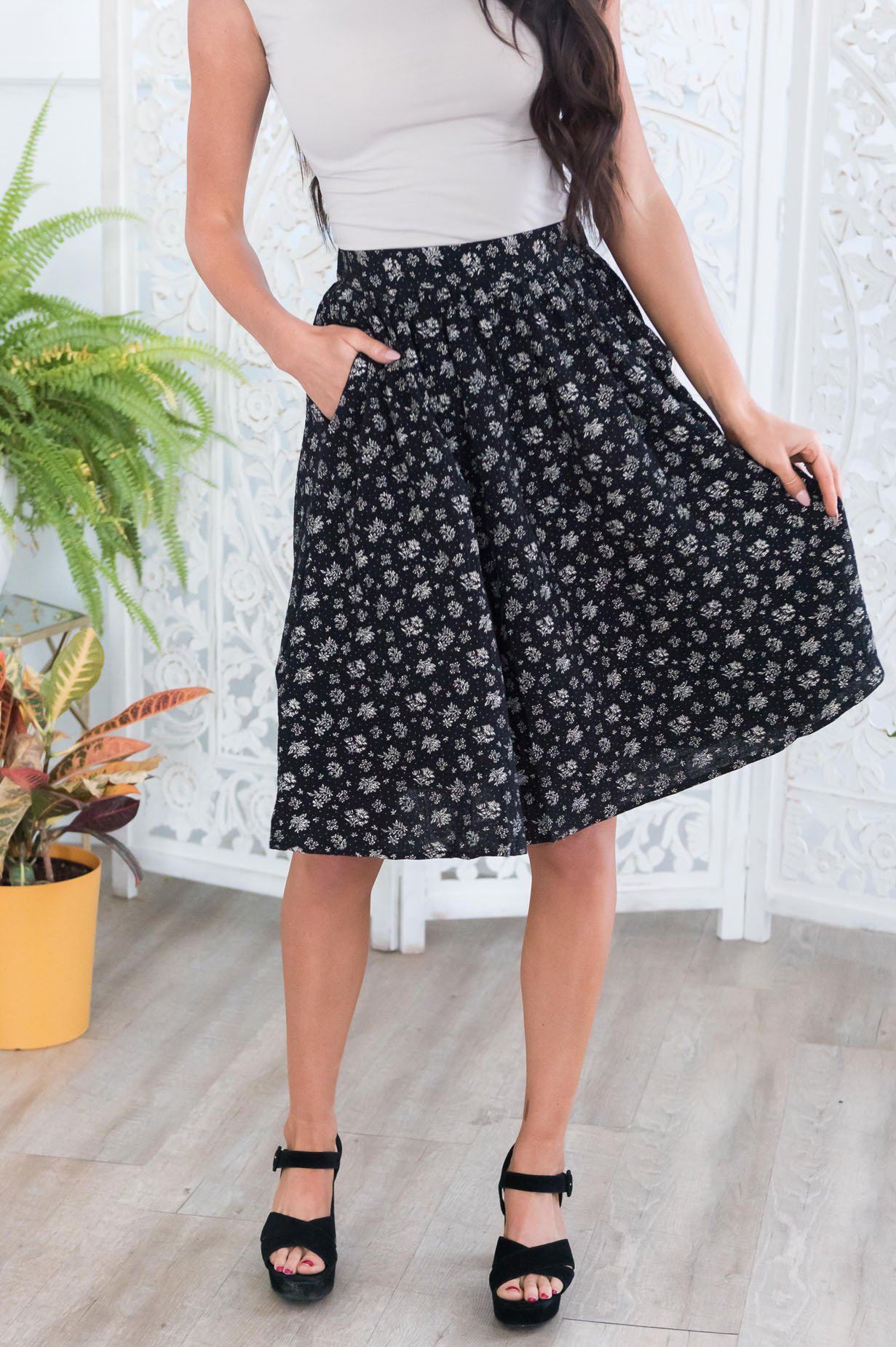 Black & Cream Modest Textured Skirt Skirts vendor-unknown 
